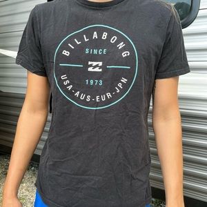 Black medium billabong T-shirt